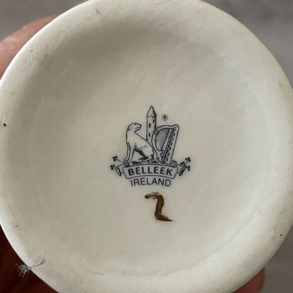 Belleek Georgian Shell 4-5/8" Bone China Vase Ireland Cream Embossed Pink Shells - Picture 6 of 6